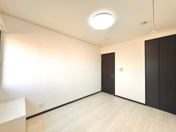 物件内観写真10　(居室)