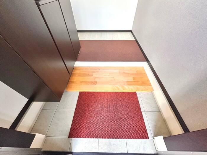 物件内観写真18　(玄関)