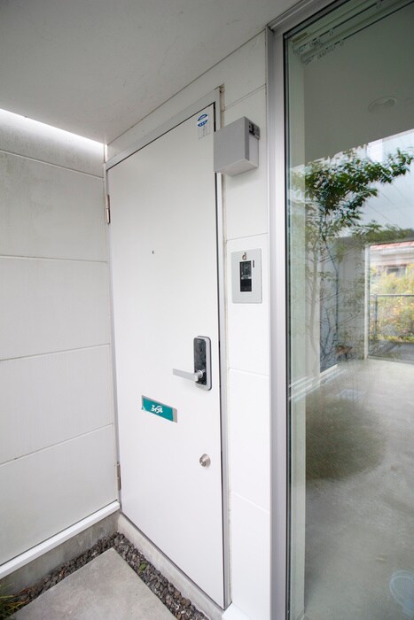 物件内観写真18　(玄関)