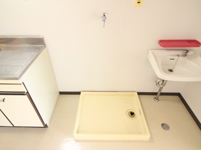 物件内観写真15　(洗濯機置場)