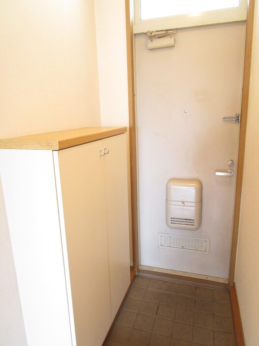 物件内観写真16　(玄関)