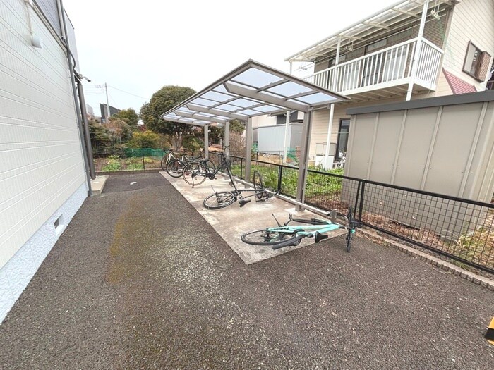 物件外観写真6　(駐輪場)