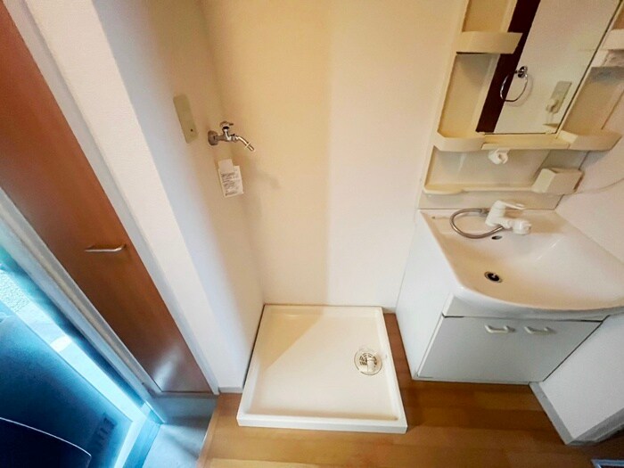 物件内観写真13　(洗濯機置場)