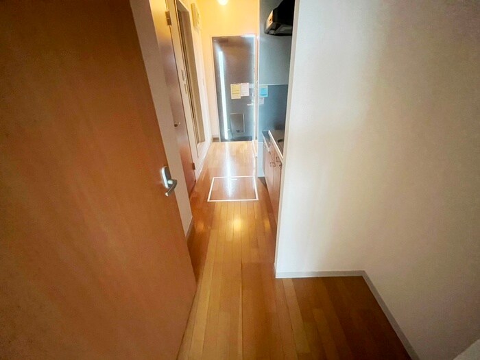 物件内観写真20　(廊下)