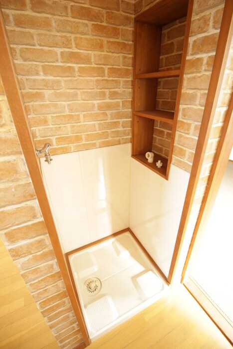 物件内観写真10　(洗濯機置場)