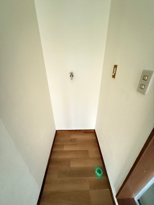 物件内観写真14　(洗濯機置場)