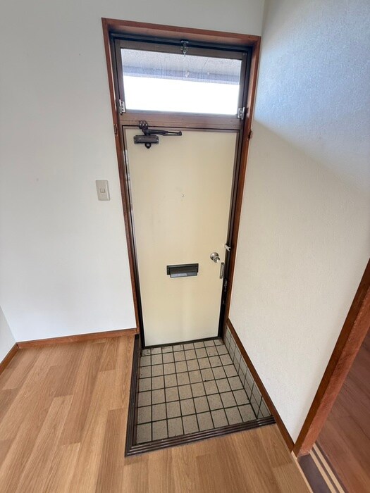 物件内観写真15　(玄関)