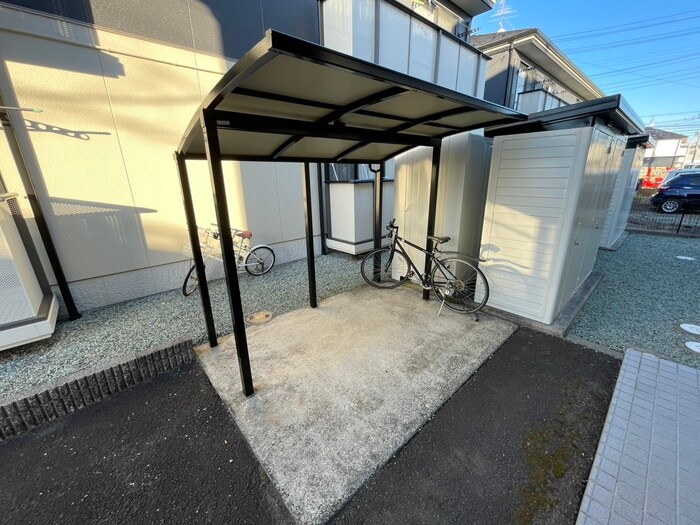 物件外観写真3　(駐輪場)