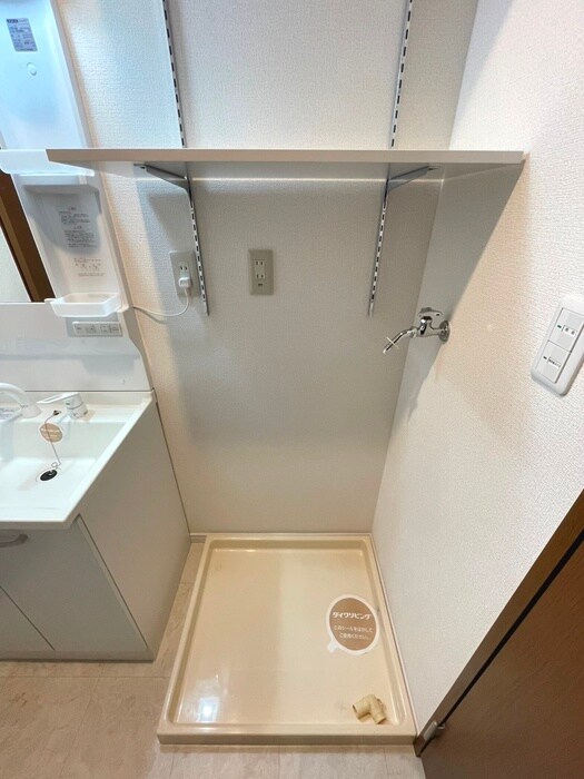 物件内観写真14　(洗濯機置場)