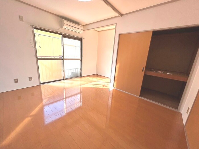 物件内観写真4　(居室)