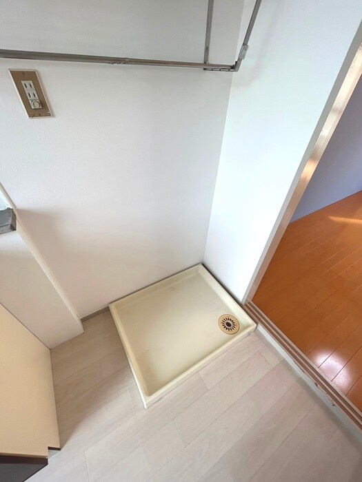 物件内観写真9　(洗濯機置場)