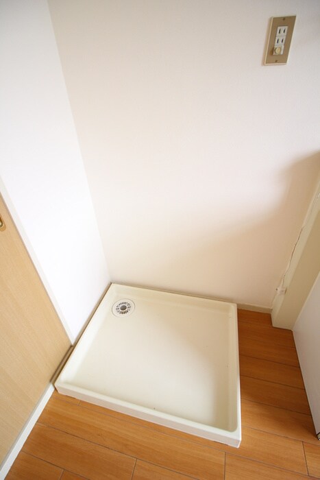 物件内観写真15　(洗濯機置場)