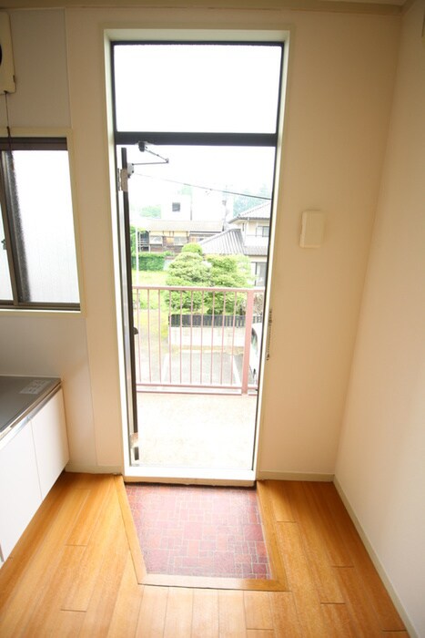 物件内観写真16　(玄関)