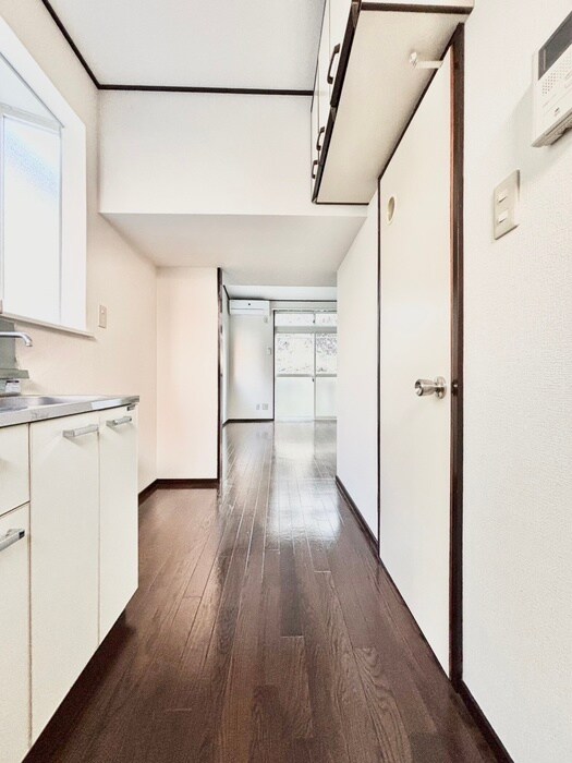 物件内観写真16　(廊下)