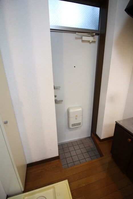 物件内観写真14　(玄関)