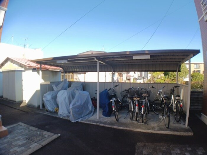 物件外観写真3　(駐輪場)