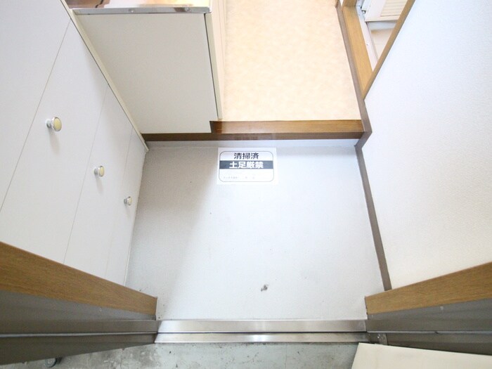 物件内観写真17　(玄関)