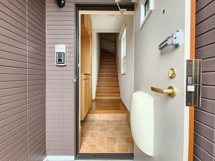 物件内観写真15　(玄関)