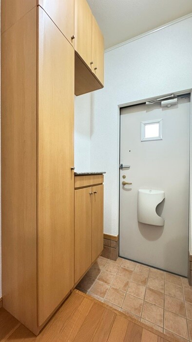 物件内観写真16　(玄関)