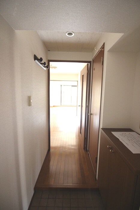 物件内観写真18　(廊下)