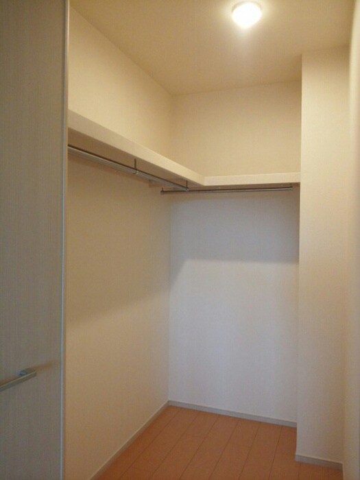 物件内観写真12　(収納)