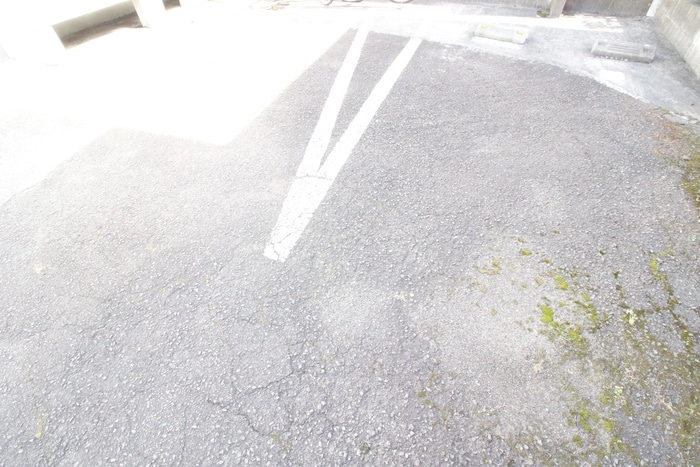 物件外観写真2　(駐車場)