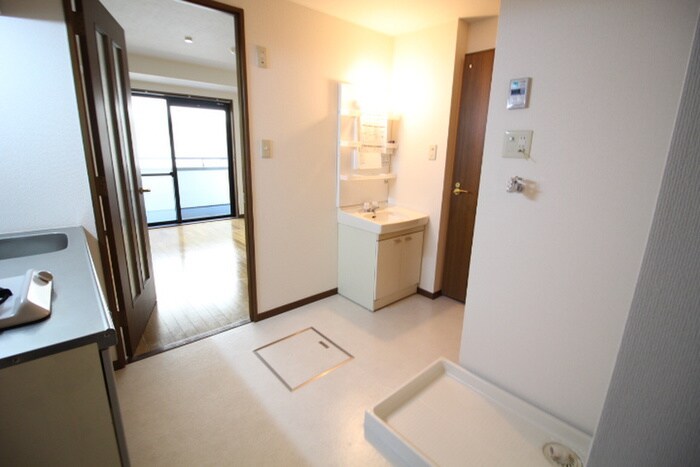 物件内観写真16　(廊下)