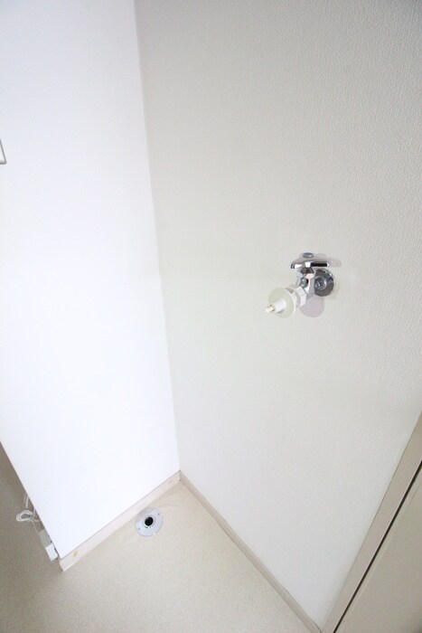 物件内観写真16　(洗濯機置場)