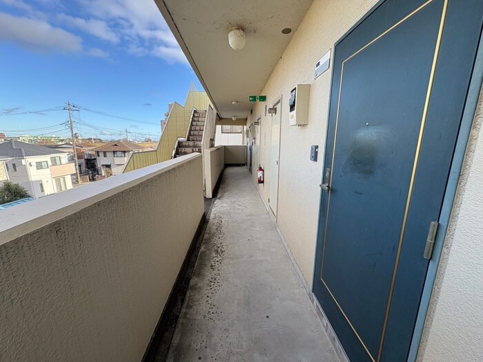 物件外観写真6　(エントランス部分)