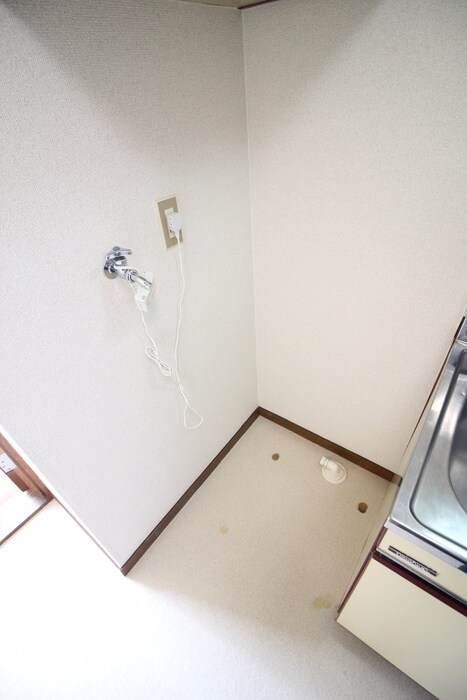 物件内観写真14　(洗濯機置場)