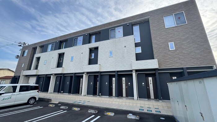 物件外観写真2　(外観写真)