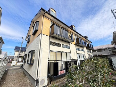 レジデンス上余田外観写真