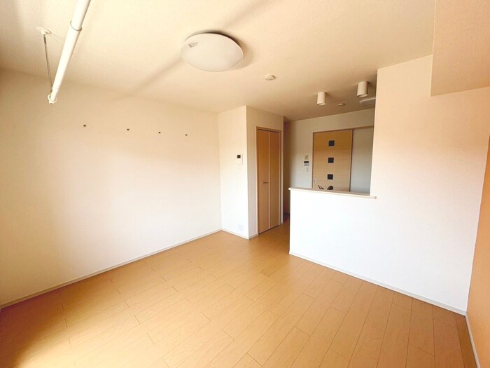 物件内観写真2　(居室)