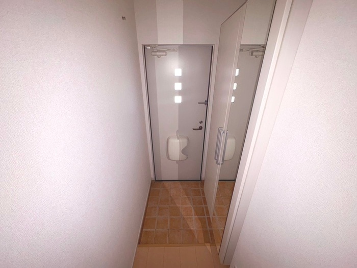 物件内観写真14　(玄関)