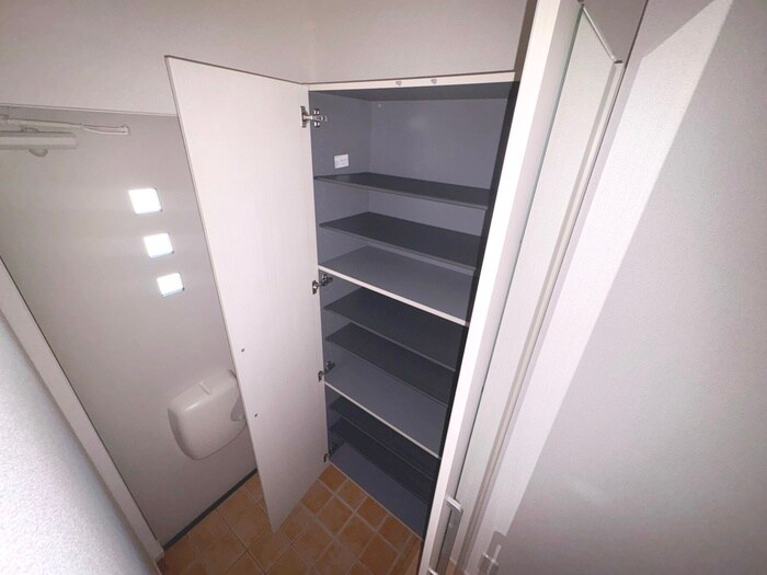 物件内観写真15　(靴箱)