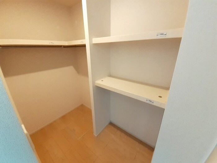 物件内観写真9　(収納)