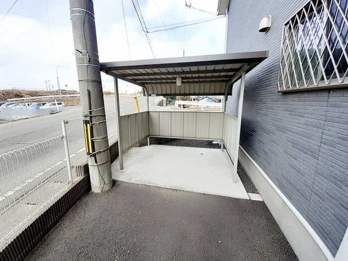 物件外観写真6　(駐輪場)