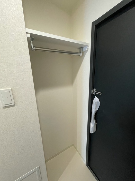 物件内観写真16　(玄関)