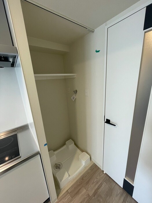 物件内観写真16　(洗濯機置場)