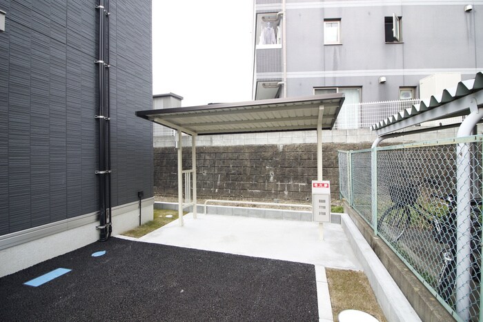 物件外観写真3　(駐輪場)