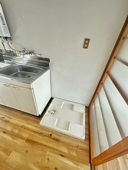 物件内観写真10　(洗濯機置場)