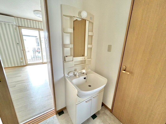 物件内観写真11　(洗面)