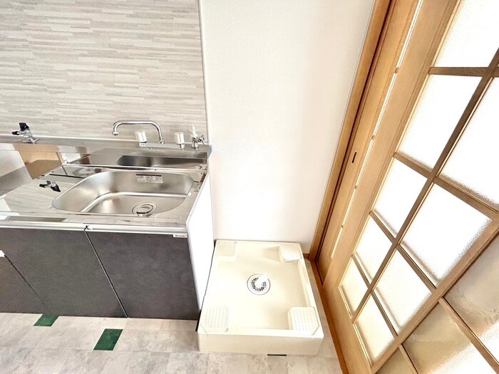 物件内観写真14　(洗濯機置場)