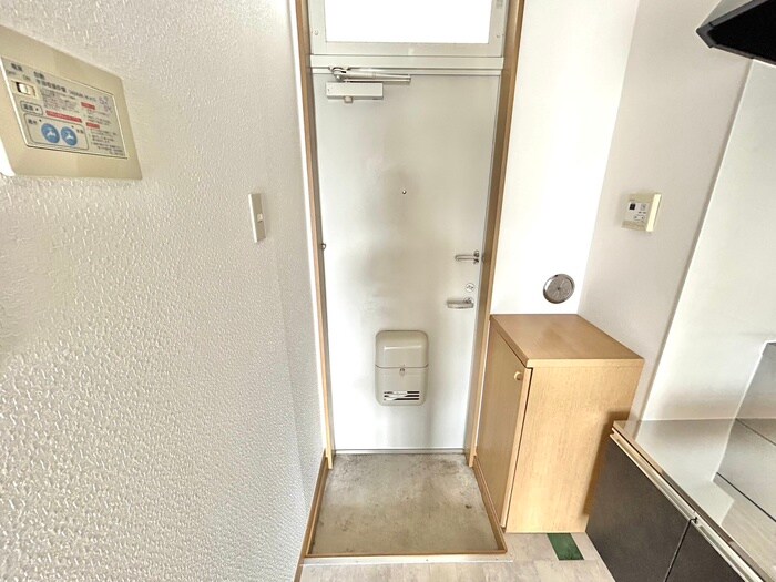 物件内観写真17　(玄関)