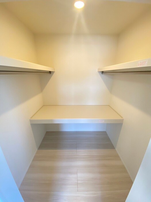 物件内観写真4　(収納)