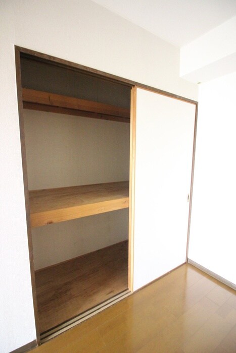 物件内観写真12　(収納)