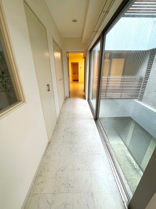 物件内観写真17　(廊下)