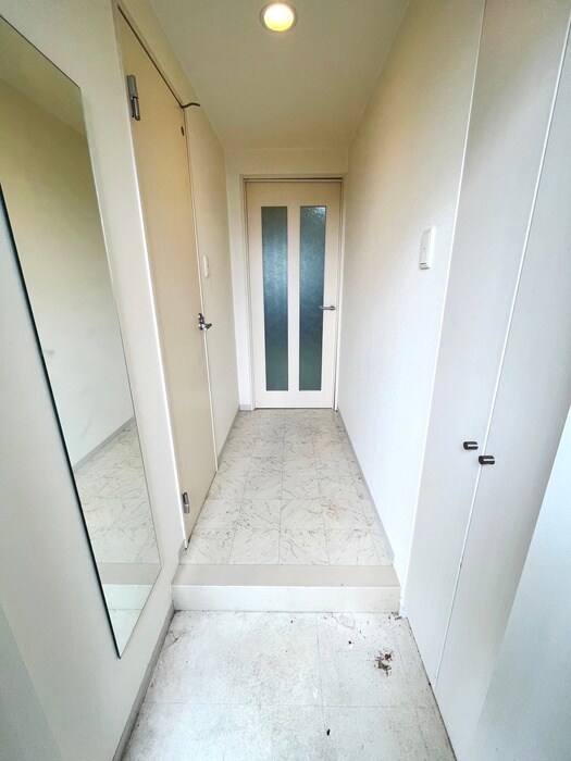 物件内観写真18　(玄関)