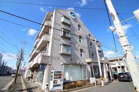 ロイヤルヒルズ泉崎外観写真