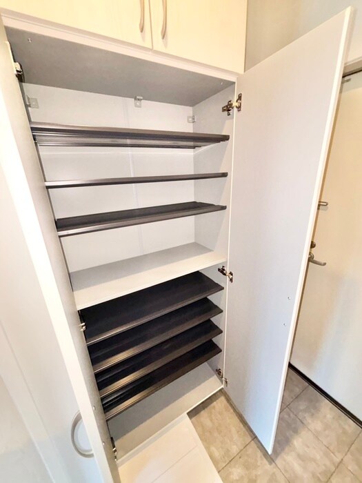 物件内観写真19　(靴箱)